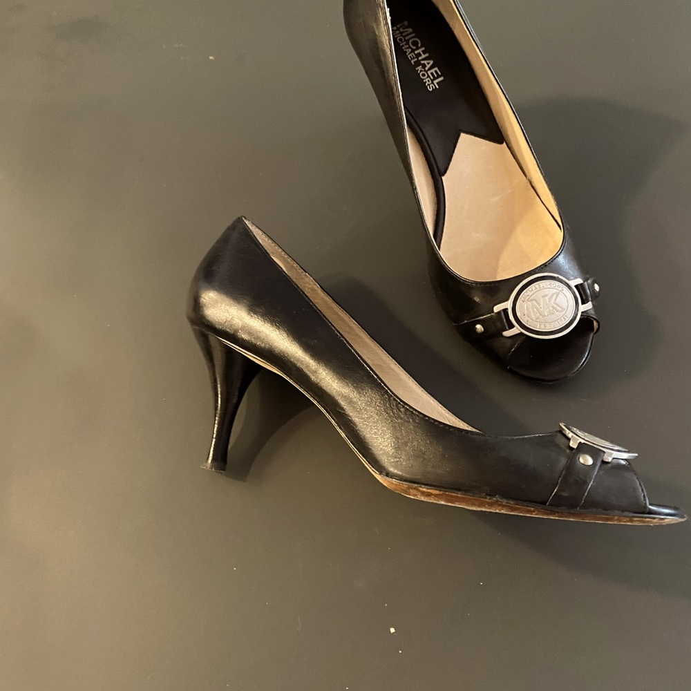 Michael Kors high pump